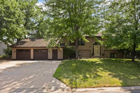 2064 Pin Oak Drive Eagan MN 55122