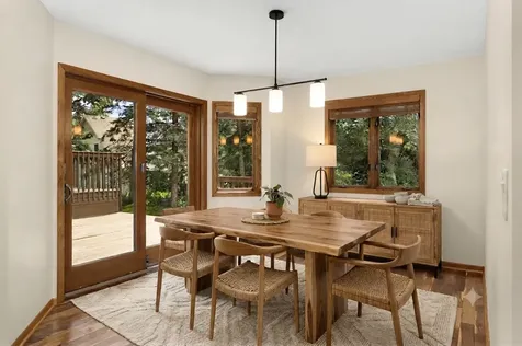 2064 Pin Oak Drive Eagan MN 55122