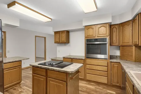 2064 Pin Oak Drive Eagan MN 55122