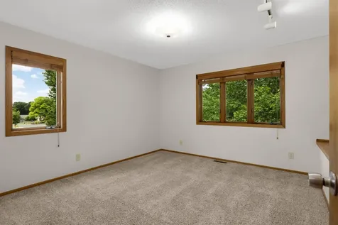 2064 Pin Oak Drive Eagan MN 55122