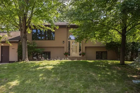 2064 Pin Oak Drive Eagan MN 55122