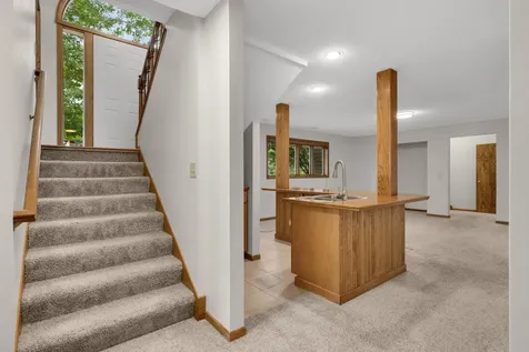 2064 Pin Oak Drive Eagan MN 55122