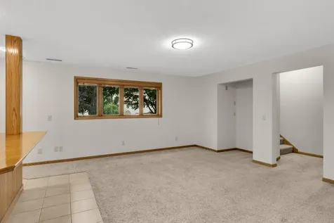 2064 Pin Oak Drive Eagan MN 55122