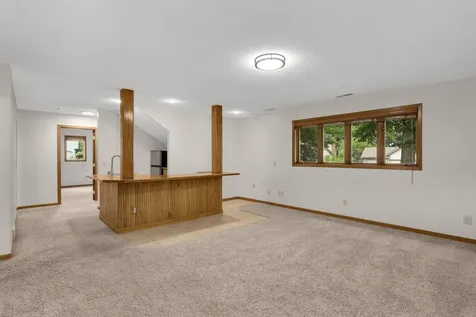 2064 Pin Oak Drive Eagan MN 55122
