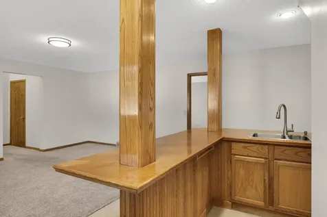 2064 Pin Oak Drive Eagan MN 55122