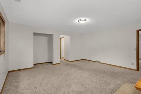 2064 Pin Oak Drive Eagan MN 55122