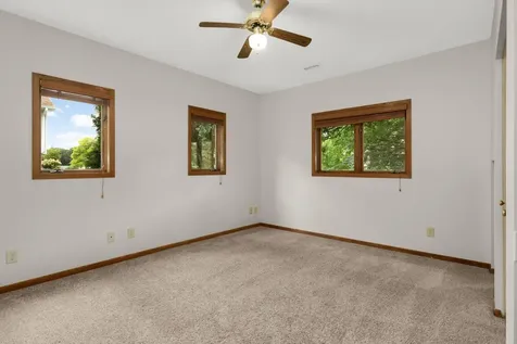 2064 Pin Oak Drive Eagan MN 55122