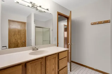 2064 Pin Oak Drive Eagan MN 55122