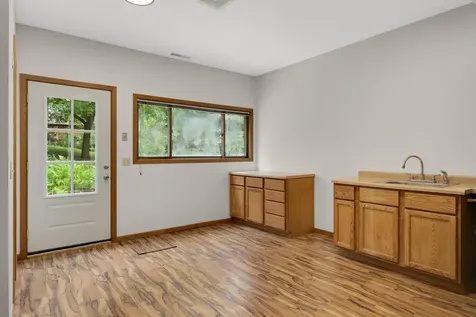2064 Pin Oak Drive Eagan MN 55122