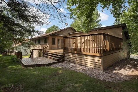 2064 Pin Oak Drive Eagan MN 55122