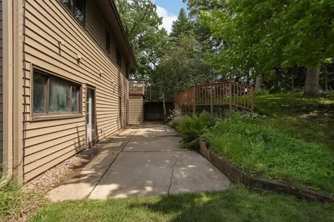 2064 Pin Oak Drive Eagan MN 55122