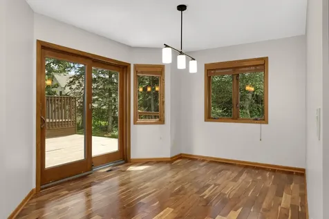 2064 Pin Oak Drive Eagan MN 55122