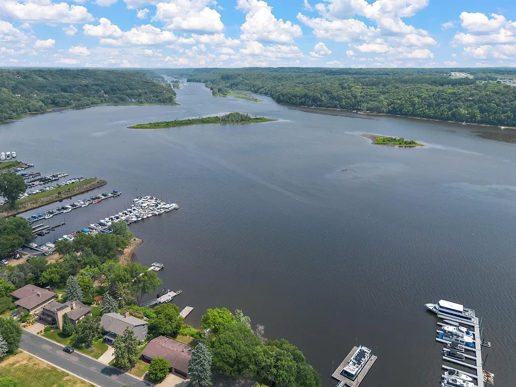 118 Lakeside Drive Stillwater MN 55082