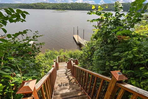 118 Lakeside Drive Stillwater MN 55082