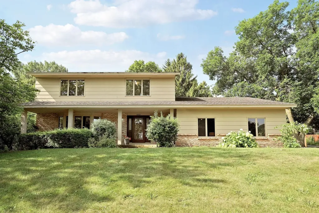 8359 Amsden Ridge Drive Bloomington MN 55438