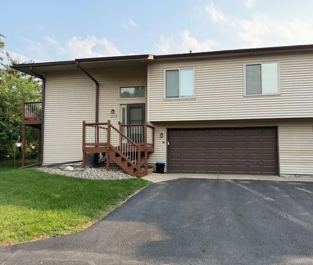 2309 Amberwood Drive Woodbury MN 55125
