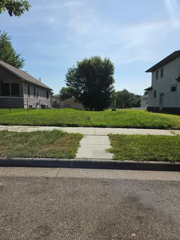 1722 Thomas Avenue N Minneapolis MN 55411