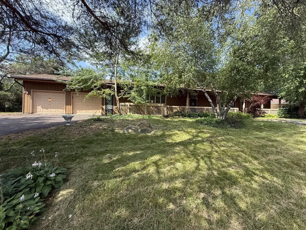 4497 S Oak Leaf Court Vadnais Heights MN 55127