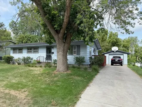 922 Westwood Drive Faribault MN 55021