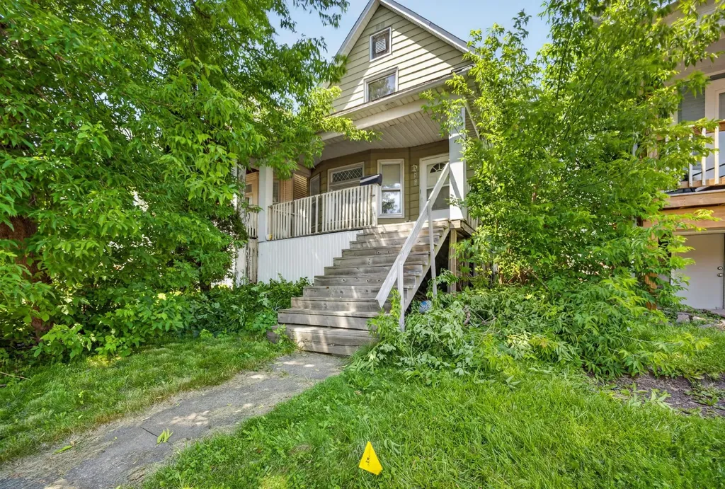 2317 W 4th Street Duluth MN 55806