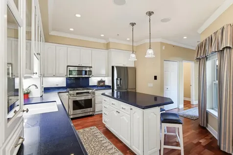 12250 Lakeview Drive N Maple Grove MN 55369