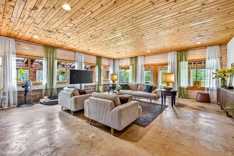 5246 Buck Road Saginaw MN 55779