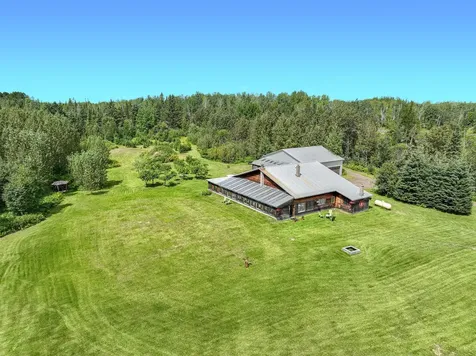 5246 Buck Road Saginaw MN 55779