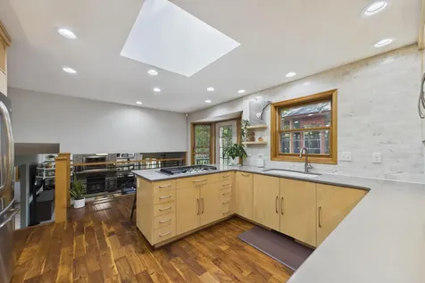30 B Street Saint Paul MN 55106