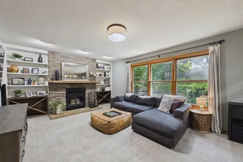 30 B Street Saint Paul MN 55106