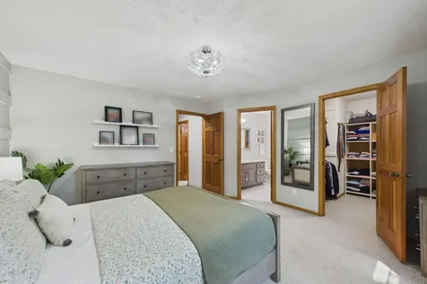 30 B Street Saint Paul MN 55106