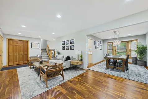 30 B Street Saint Paul MN 55106