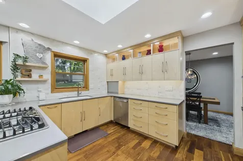 30 B Street Saint Paul MN 55106