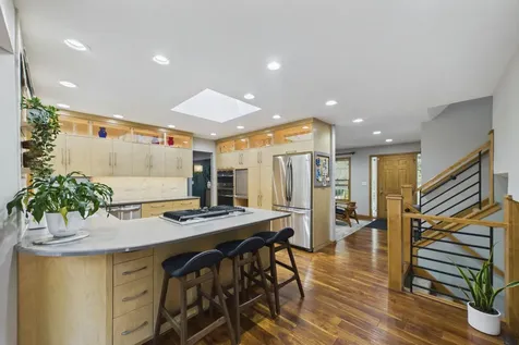 30 B Street Saint Paul MN 55106