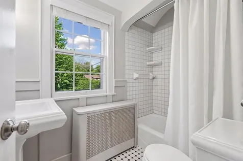 2810 Cleveland Street NE Minneapolis MN 55418