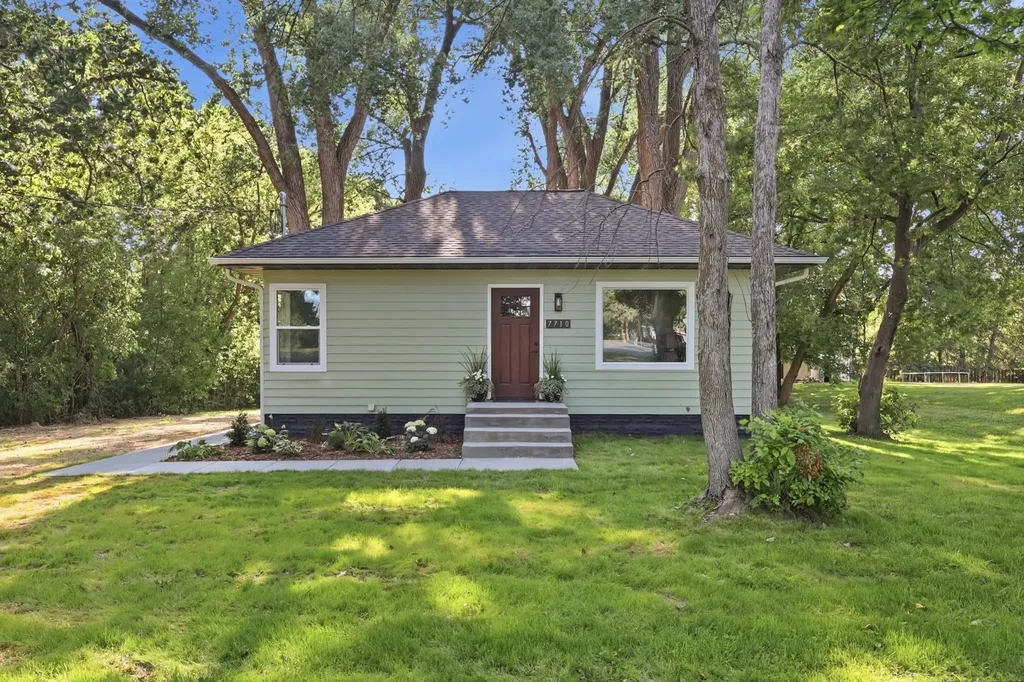 7710 Lamar Avenue S Cottage Grove MN 55016