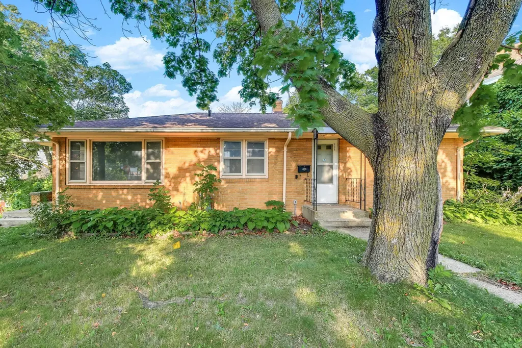 605 Greenbrier Street Saint Paul MN 55106