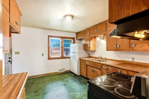 605 Greenbrier Street Saint Paul MN 55106