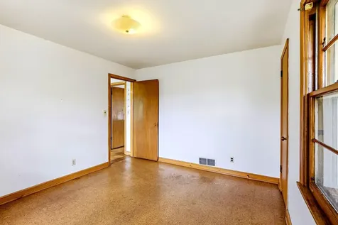 605 Greenbrier Street Saint Paul MN 55106