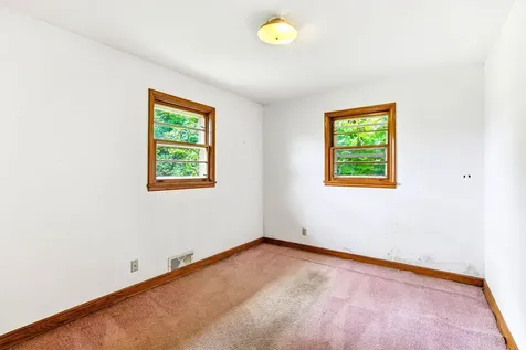 605 Greenbrier Street Saint Paul MN 55106