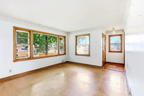 605 Greenbrier Street Saint Paul MN 55106