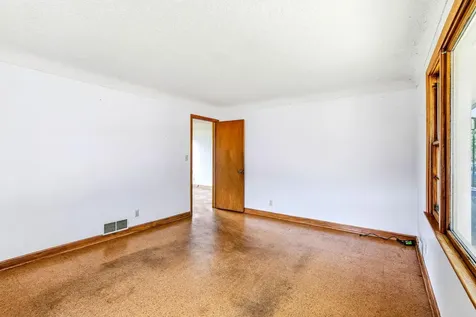 605 Greenbrier Street Saint Paul MN 55106