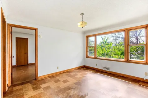 605 Greenbrier Street Saint Paul MN 55106