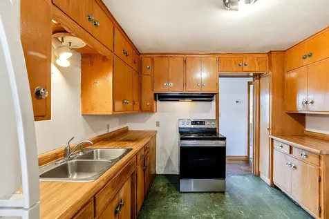 605 Greenbrier Street Saint Paul MN 55106
