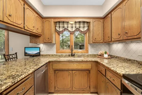 654 Tanglewood Drive Shoreview MN 55126