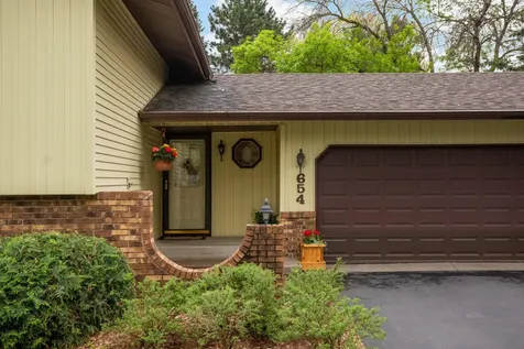 654 Tanglewood Drive Shoreview MN 55126