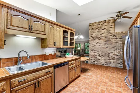 1775 214th Avenue NW Oak Grove MN 55011