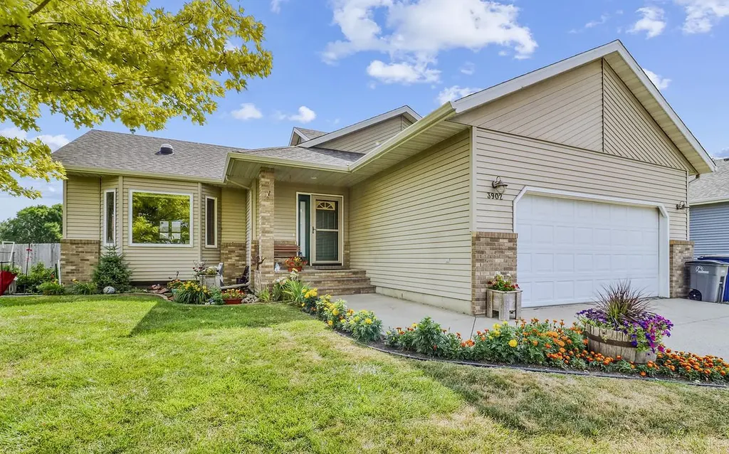 3902 6th Street S Moorhead MN 56560