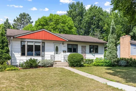 1917 15th Street S Fargo ND 58103
