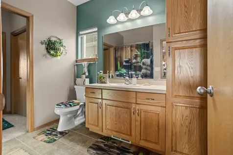 4841 50th Avenue S Fargo ND 58104