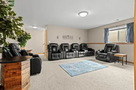 4841 50th Avenue S Fargo ND 58104